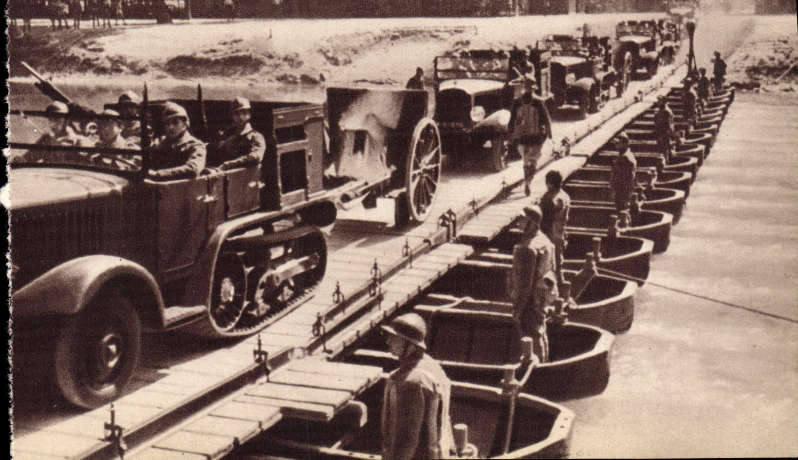 Pont de bateaux — démonstration militaire — Georges Lang Jull, Paris