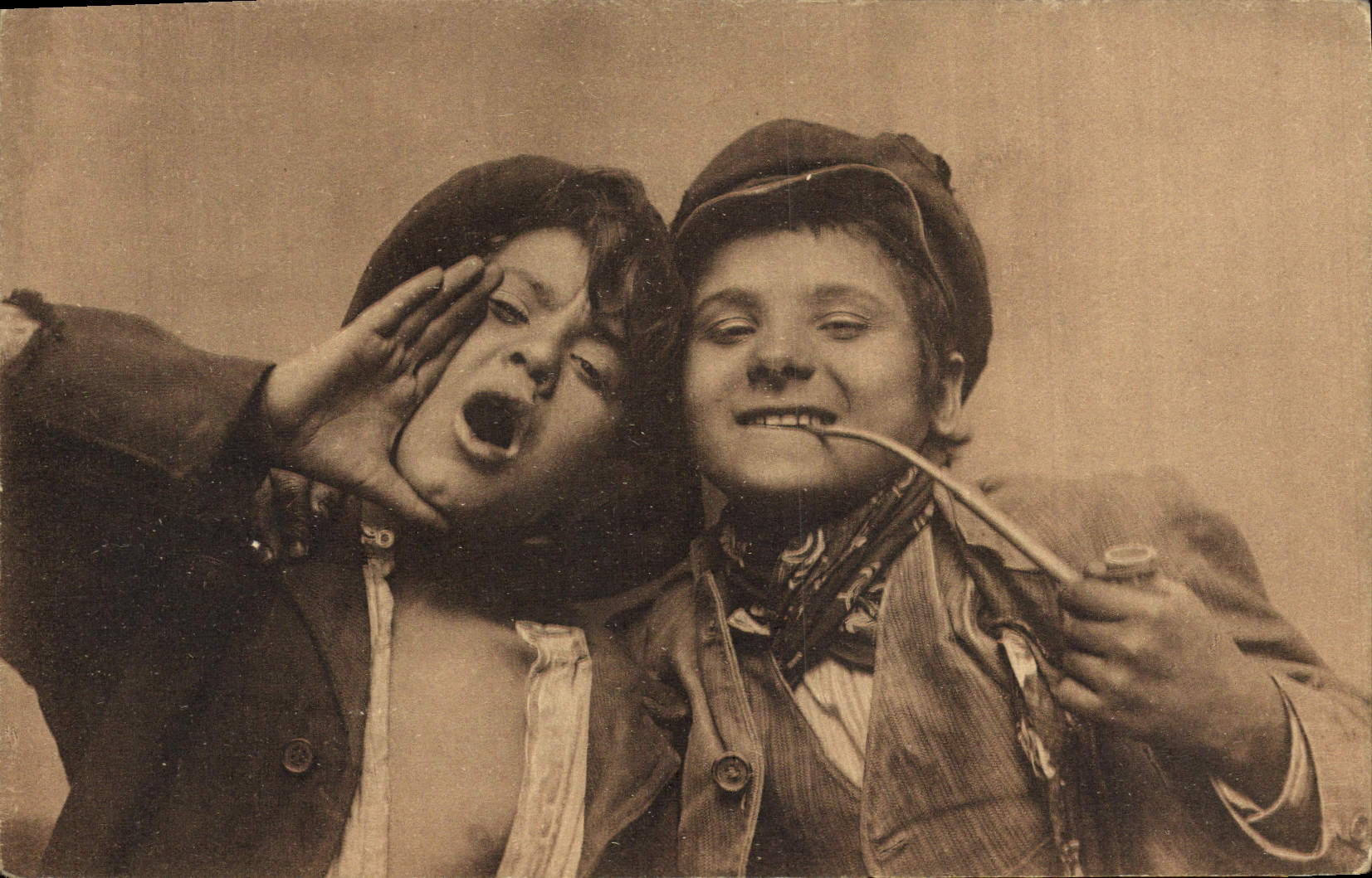 CPA Napoli Enfants Folklore Pipe Tabac