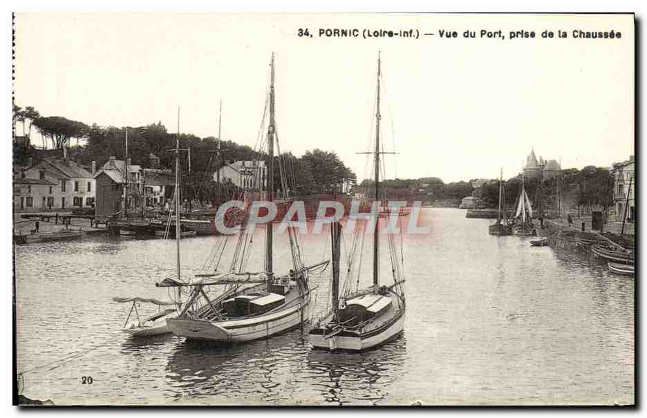 CPA Pornic Vue Du Port Prise De La Chaussee Bateaux