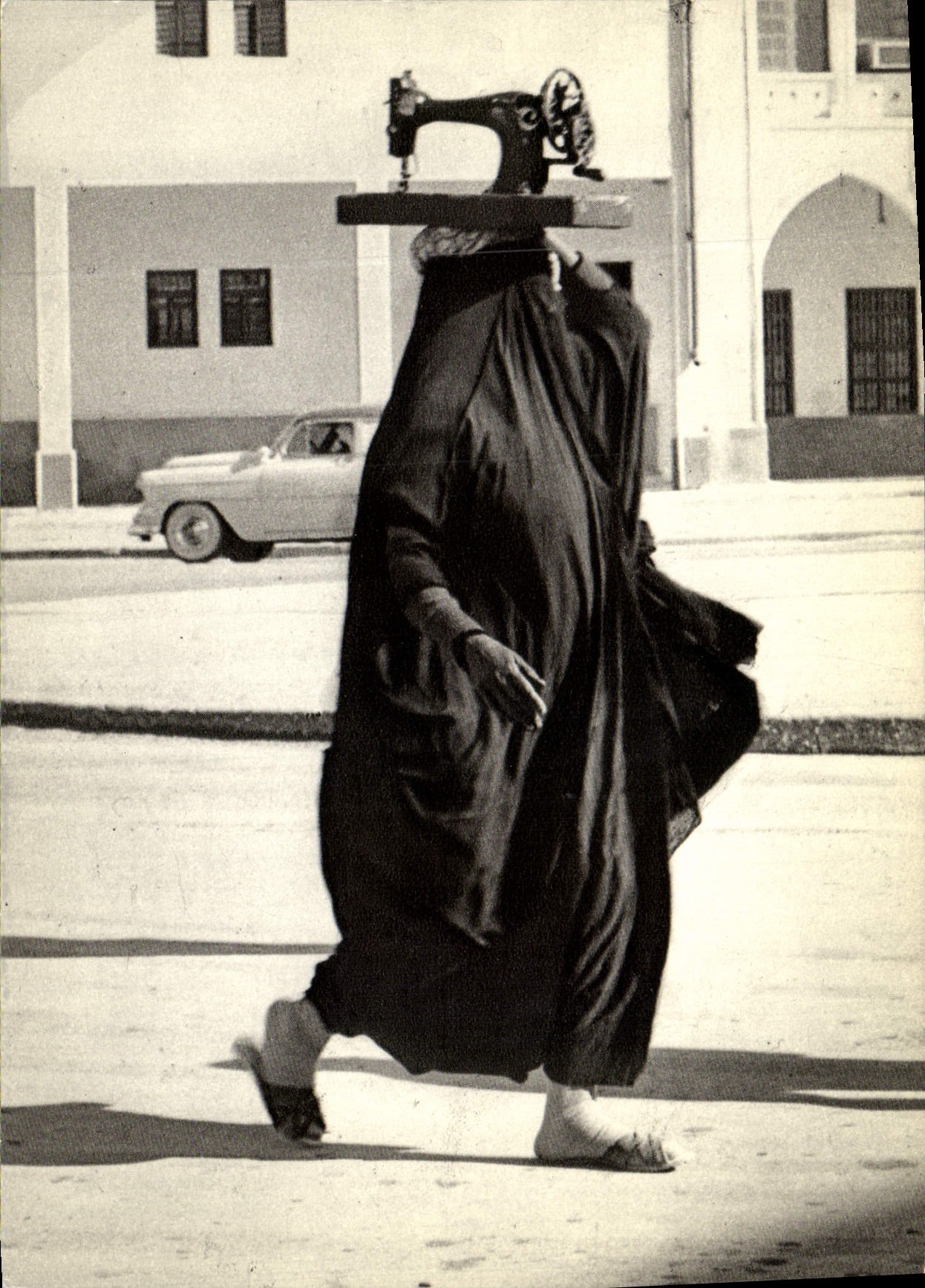 CPM Jean Philippe Charbonnier Koweit Arabie 1955 Kuwait Arabia Femme 