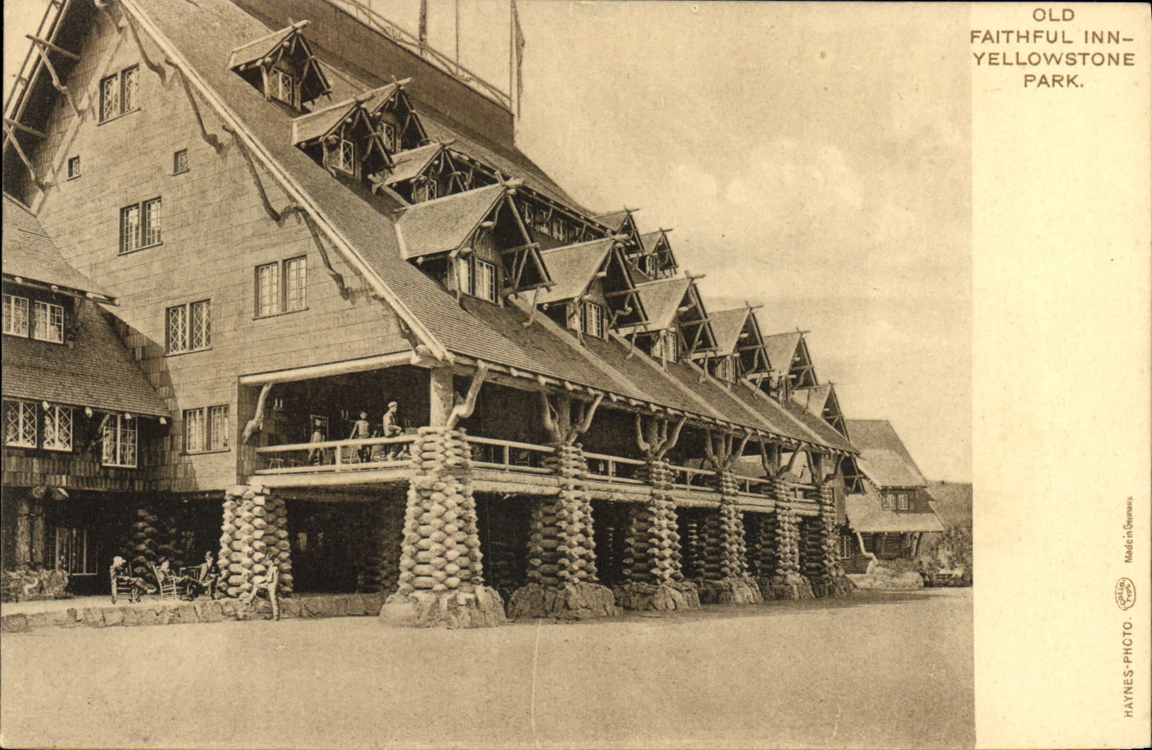 CPA Old Faithful Inn Yellowstone Park