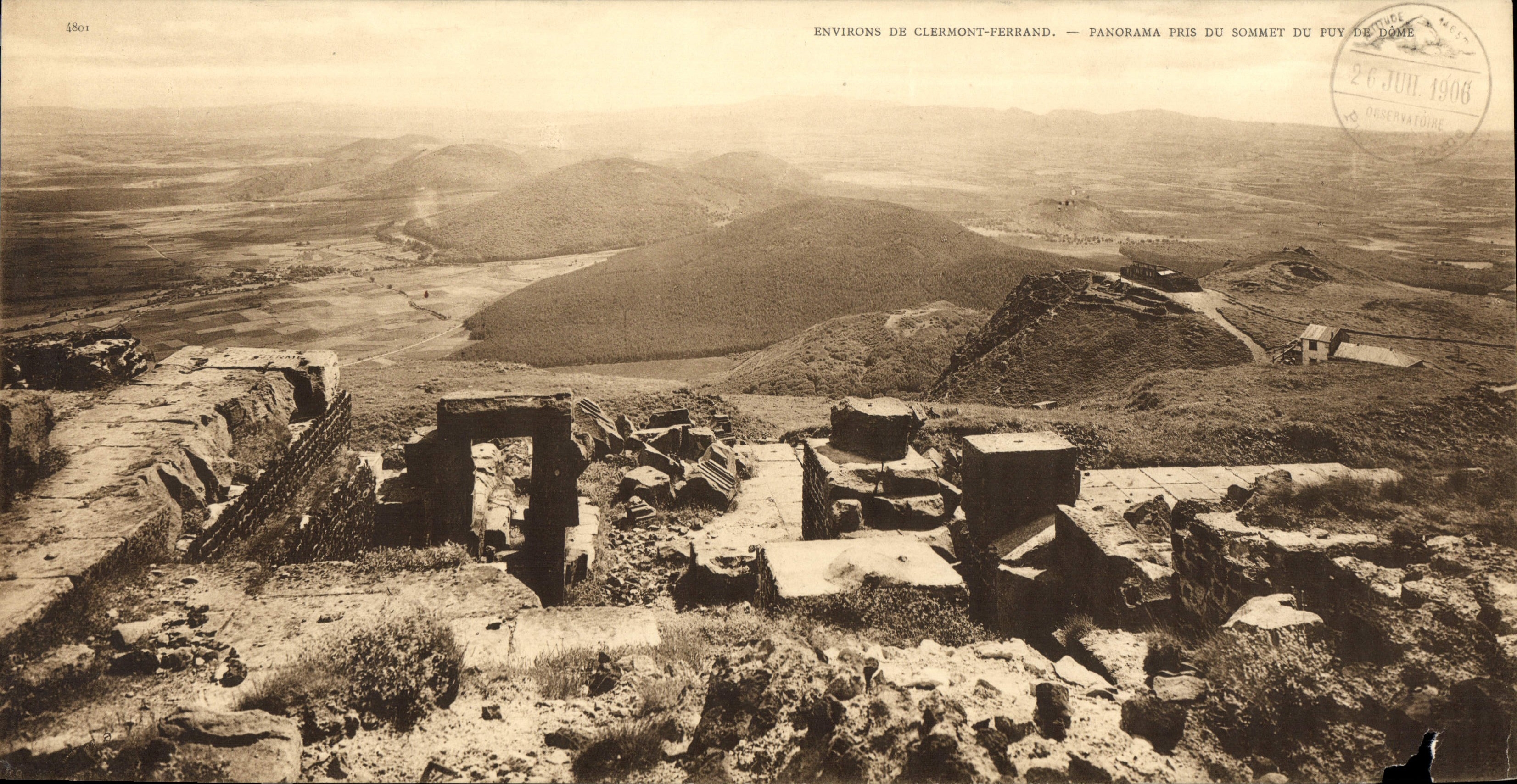 Environs de Clermont-Ferrand — Panorama pris du sommet du Puy de Dôme — éditeur : Puy de Dôme, n° 1801