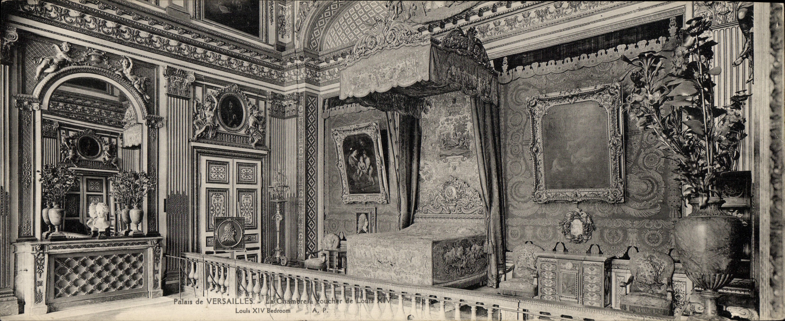 Palais de VERSAILLES — Les Chambres Doubles de Louis XIV — A. P.