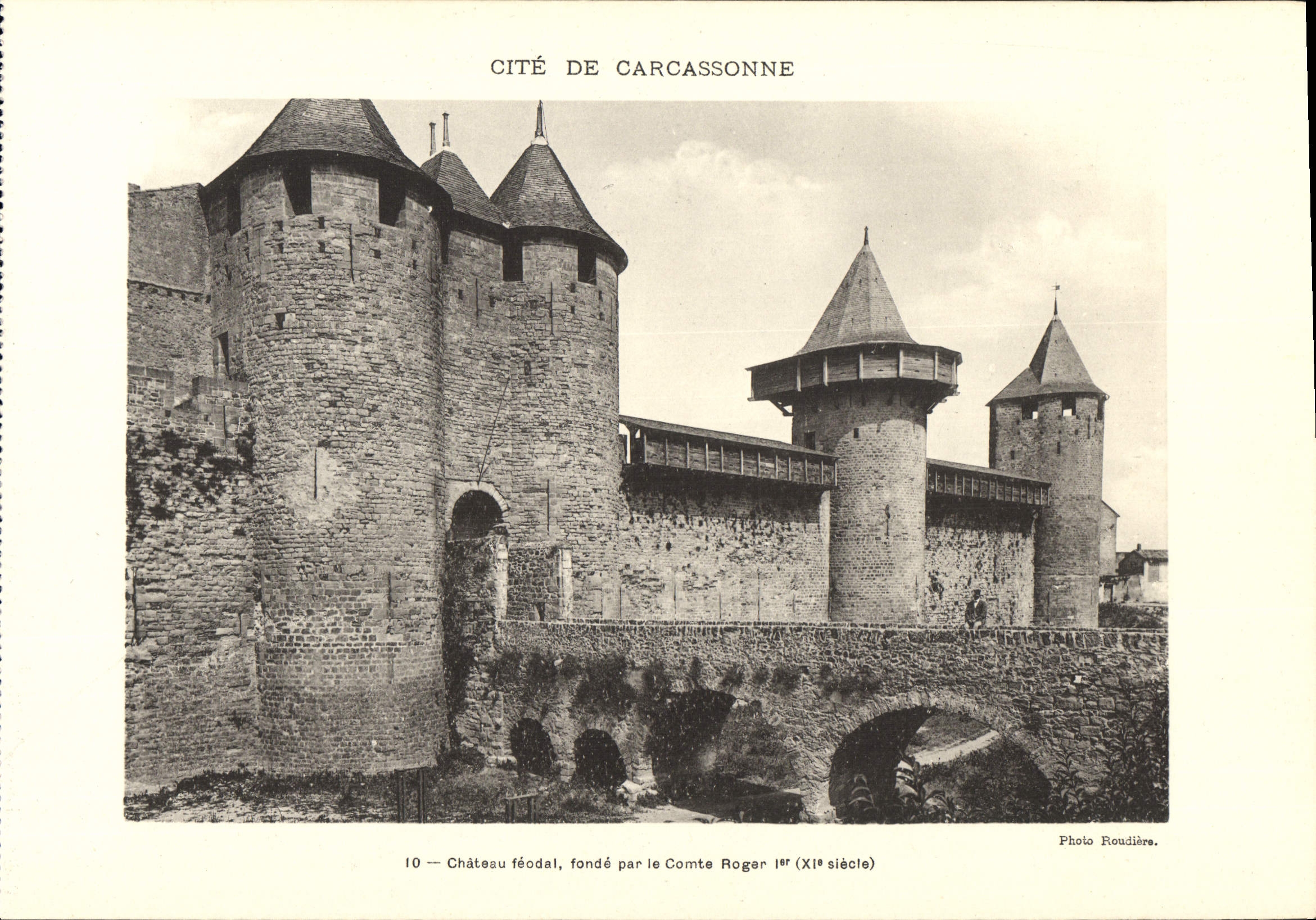 CPA Grand Format Cite De Carcassonne Chateau feodal Fonde Par le Comte Roger 1er 28 * 23 cm