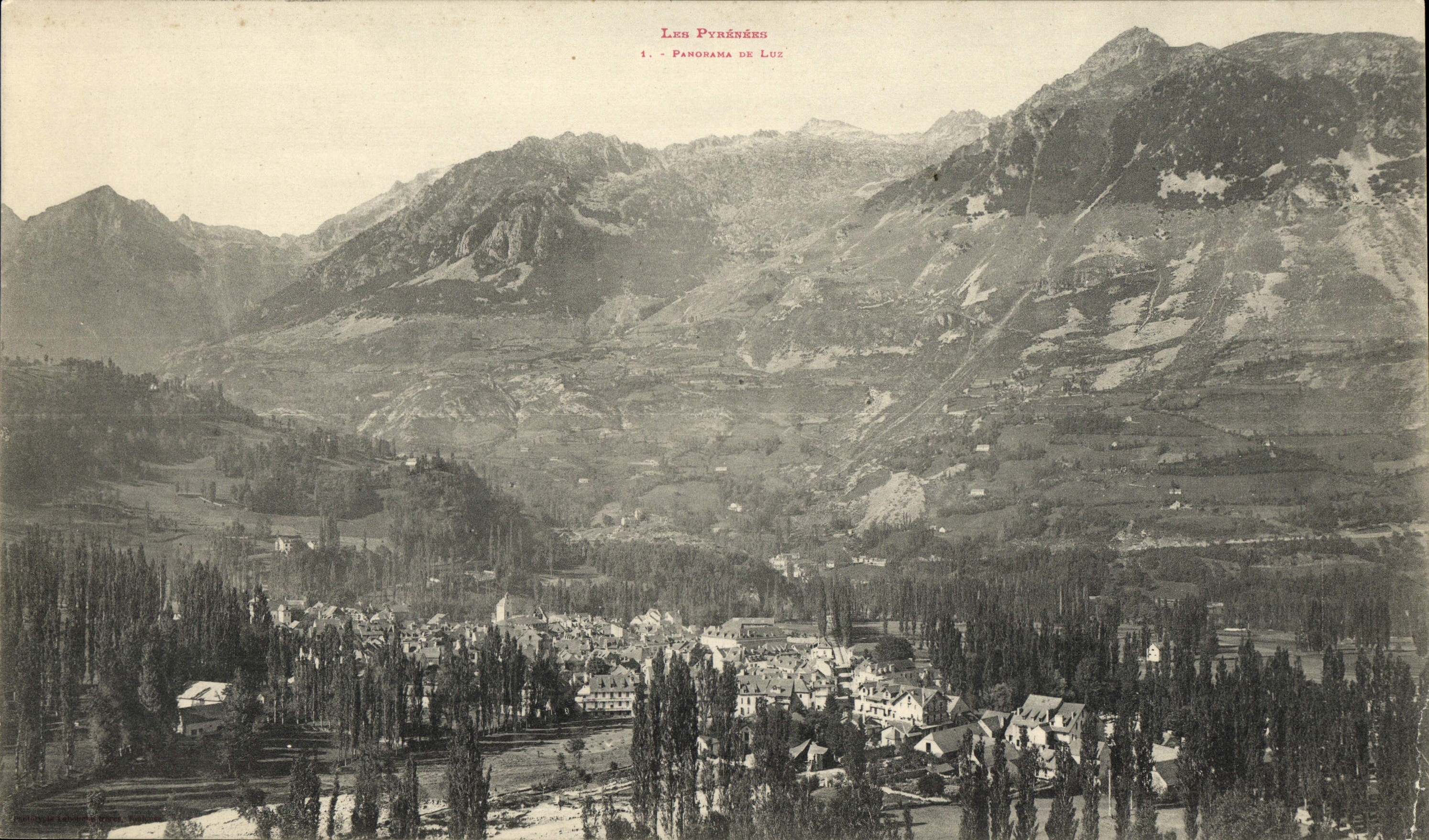 Luz — Panorama von Luz — Die Pyrenäen