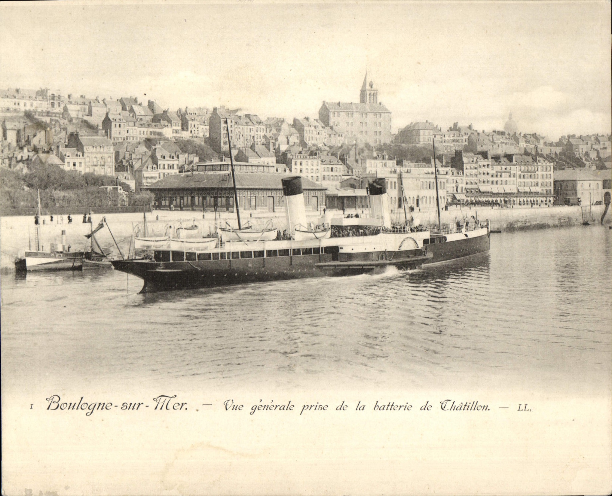 CPA Grand Format Boulogne sur Mer Vue Generale Prise de la batterie de Chatillon Bateau 17 * 14 cm