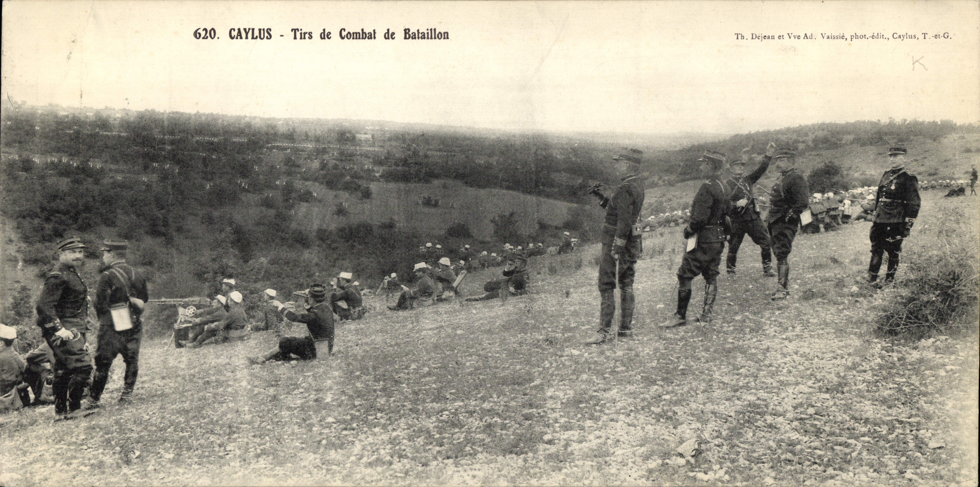 CPA Grand Format Caylus Tirs de Combat de Bataillon Militaria 27 * 14 cm