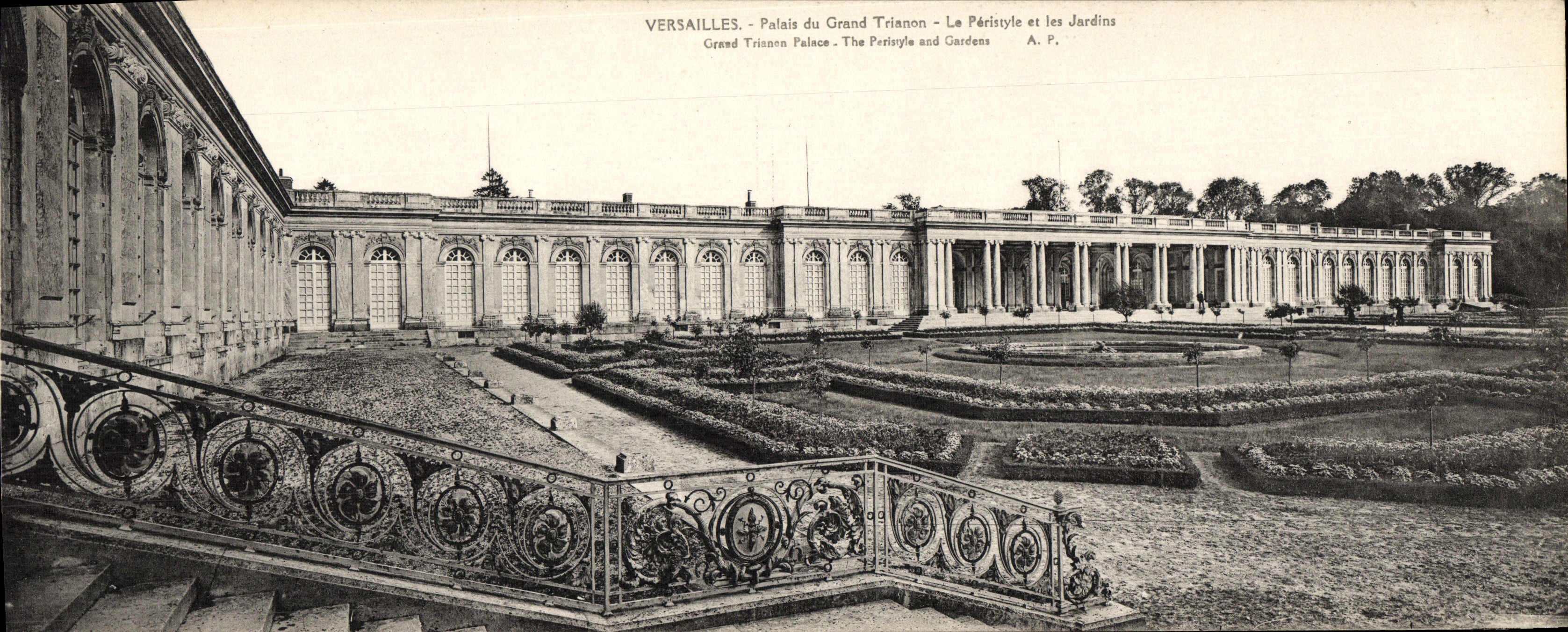 Versailles - Palais du Grand Trianon - Le Péristyle et les Jardins — A. P.