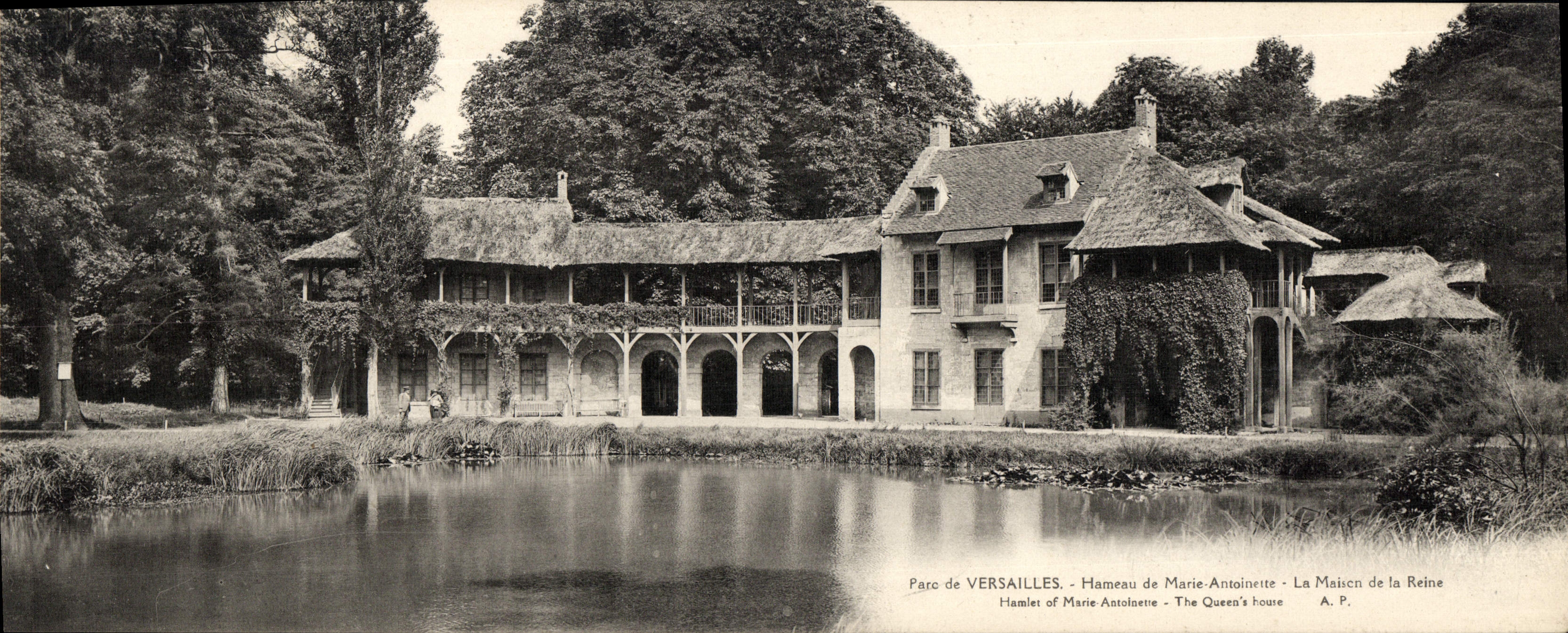 Versailles - Hameau de Marie-Antoinette - La Maison de la Reine - A.P.