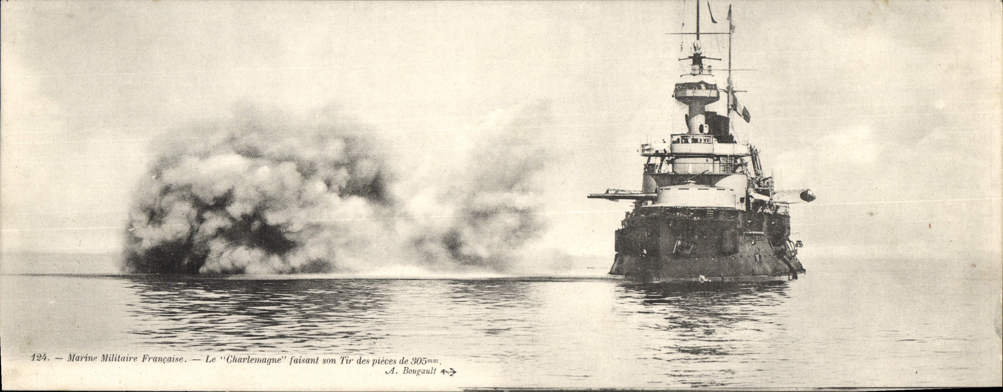 Le "Charlemagne" faisant son tir des pièces de 305 mm — Marine Militaire Française — A. Bougault n°124