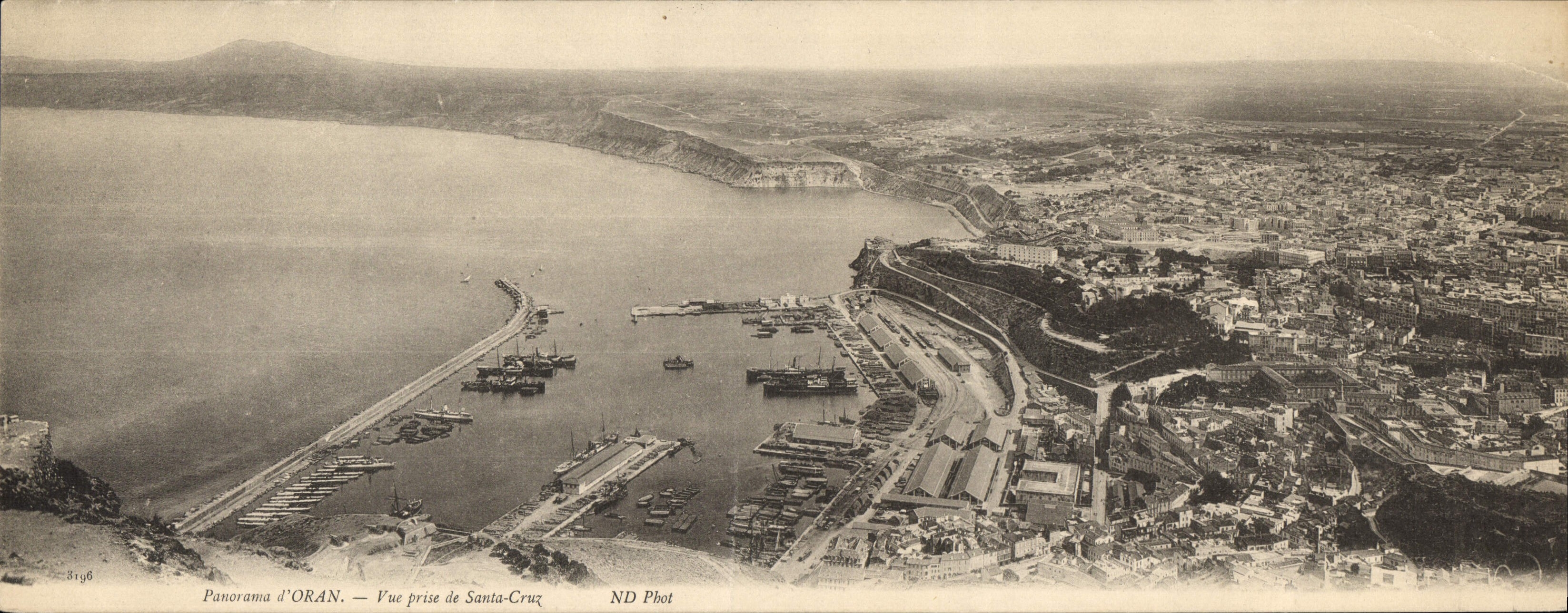 CPA Grand Format Panorama d'Oran Vue Prise De Sainte Crez Oran Algerie 28 * 11 cm