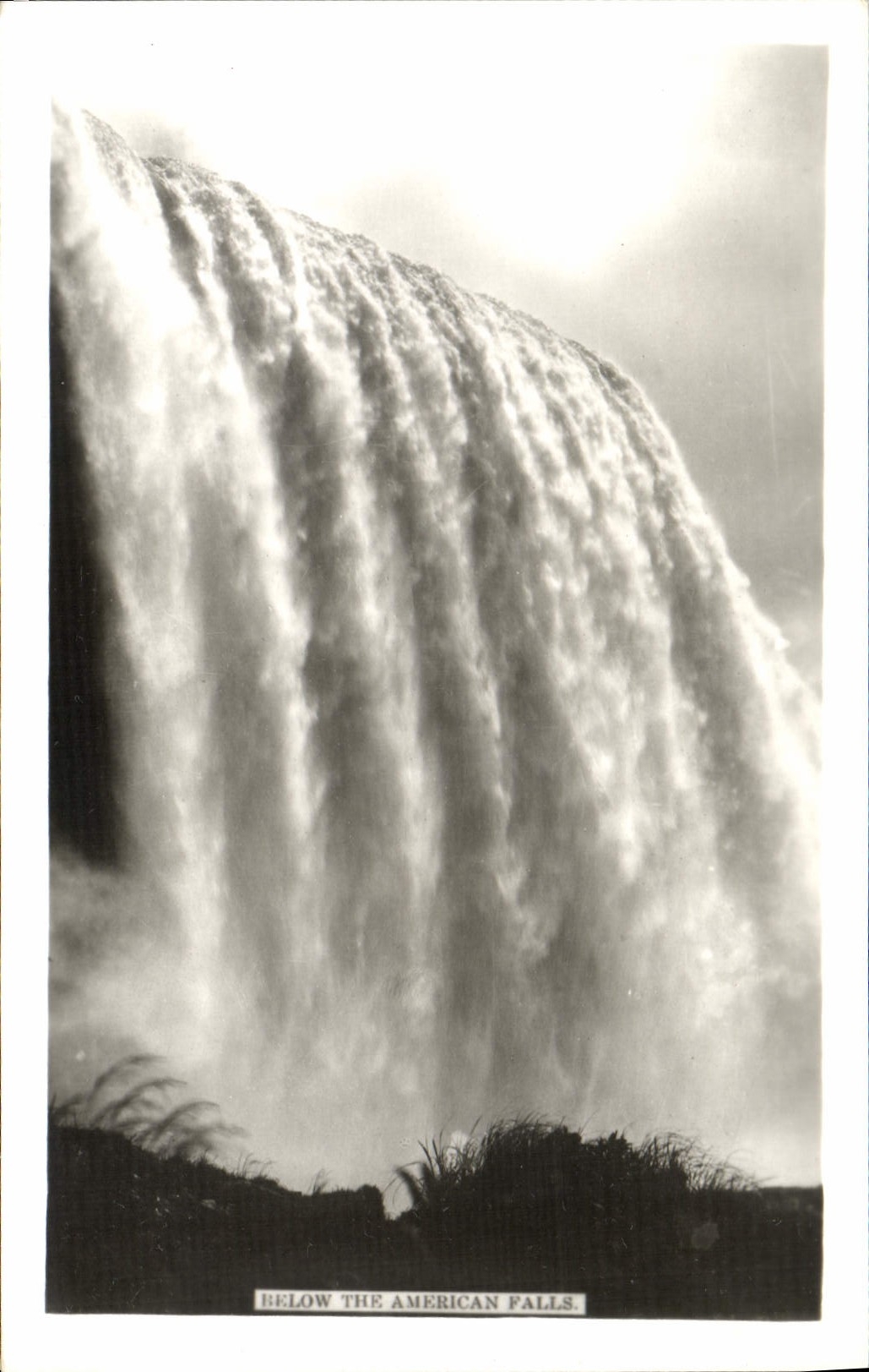 CPA Chutes du Niagara Below The American Falls