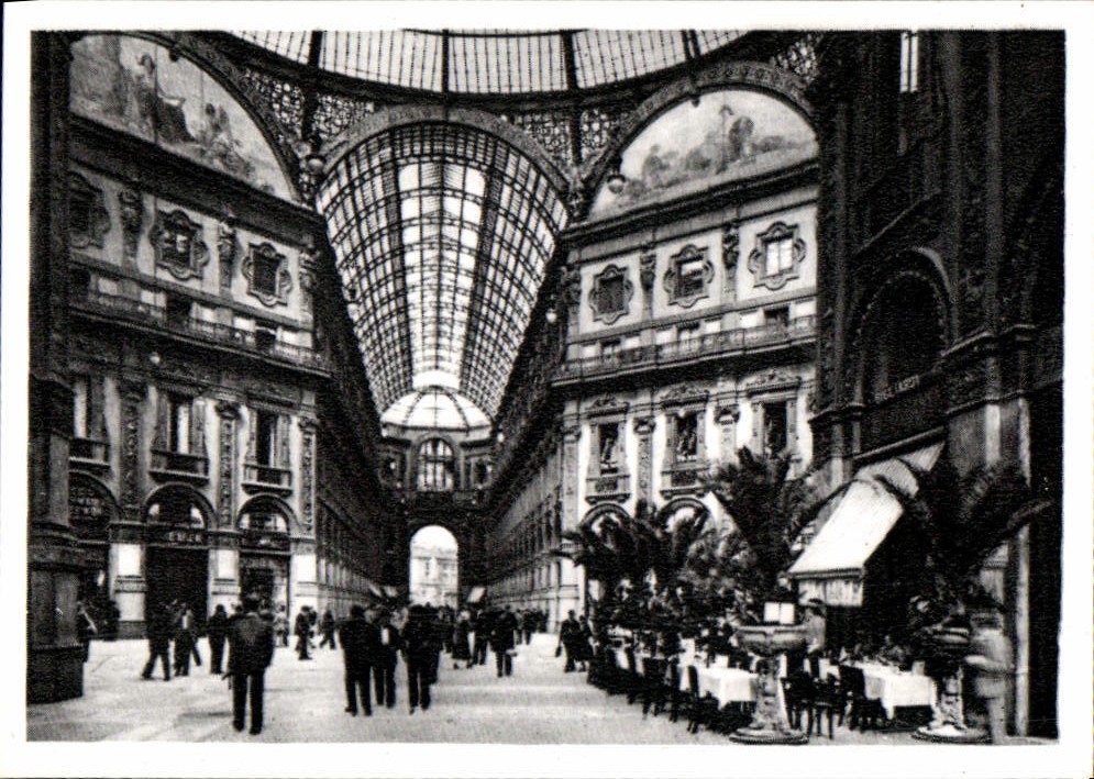CPM Milano Interno Della Galleria Vittorio Emanuele II