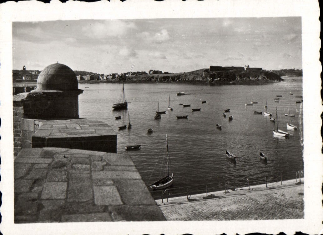 Les Remparts et l'avant-port — CPAPHIL