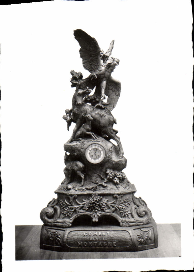 Combat dans la Montagne — sculpture en bois — Exposition Abbé Quemerais, Cancale (Ille-et-Vilaine)