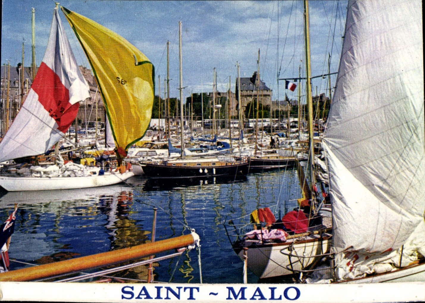 Saint-Malo — Port avec voiliers — CPAPHIL