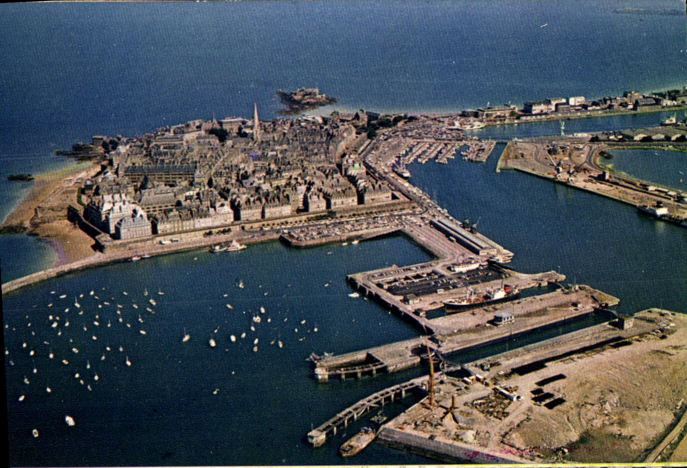 Saint-Malo — vue aérienne — CPAPHIL