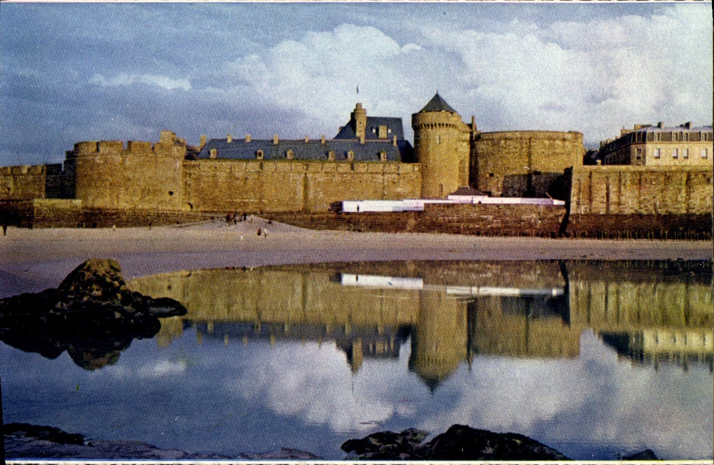 Les Remparts de SAINT-MALO (35) et la Tour « Quic-en-Grogne » — éditeur GRAPEL