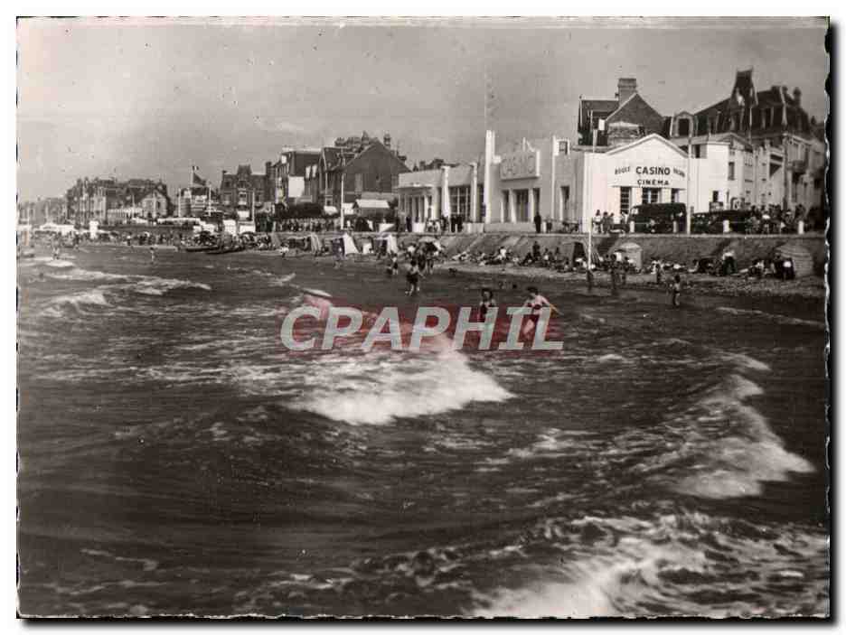 Villers-sur-Mer — La Plage et le Casino — CPAPHIL