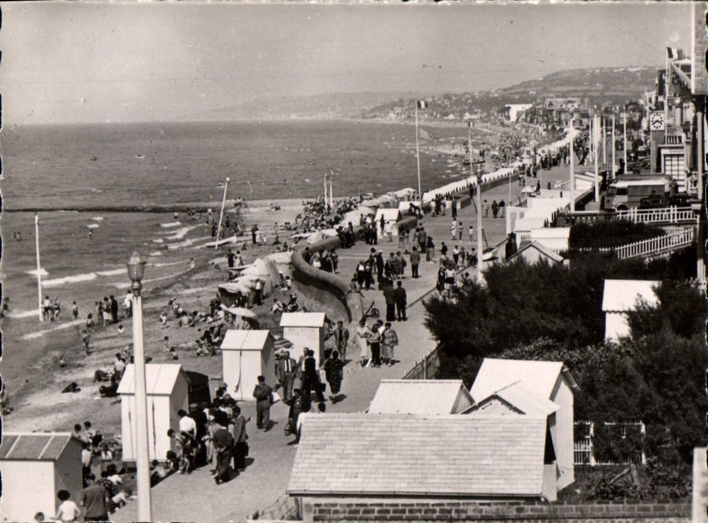 Villers-sur-Mer (Calvados) — La Plage vers Deauville — CPAPHIL