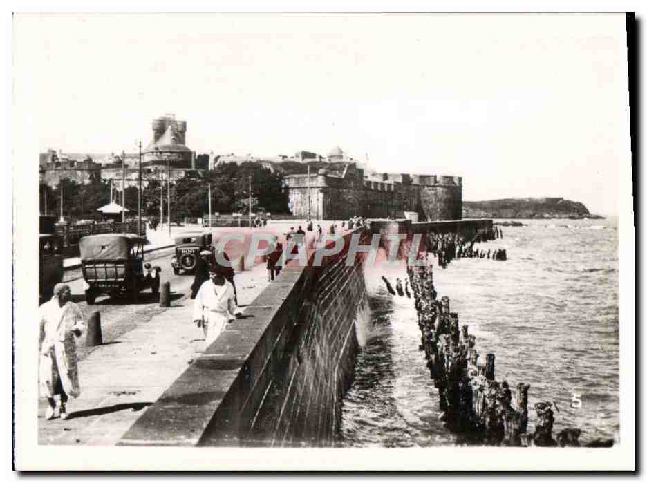 Vue du port de Bombay — quai et fortifications — CPAPHIL