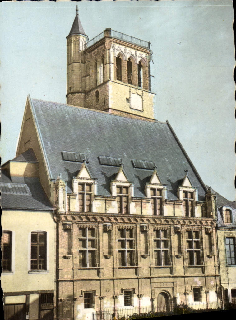 Orléans — Ansicht des Malermuseums, ehemaliges Rathaus des 16. Jahrhunderts und Glockenturm des 17. Jahrhunderts — Luxusausgaben « Estel » FA 2412