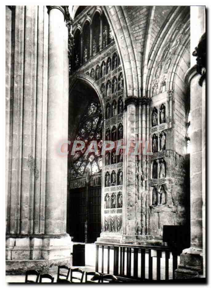 CPM Reims La Cathedrale Notre Dame Portail central Interieur de la cathedrale