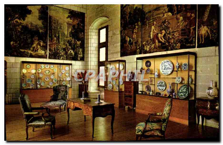 CPM Saumur Musee d'Arts Decoratifs La salle des Faiences de Rouen et de Nevers