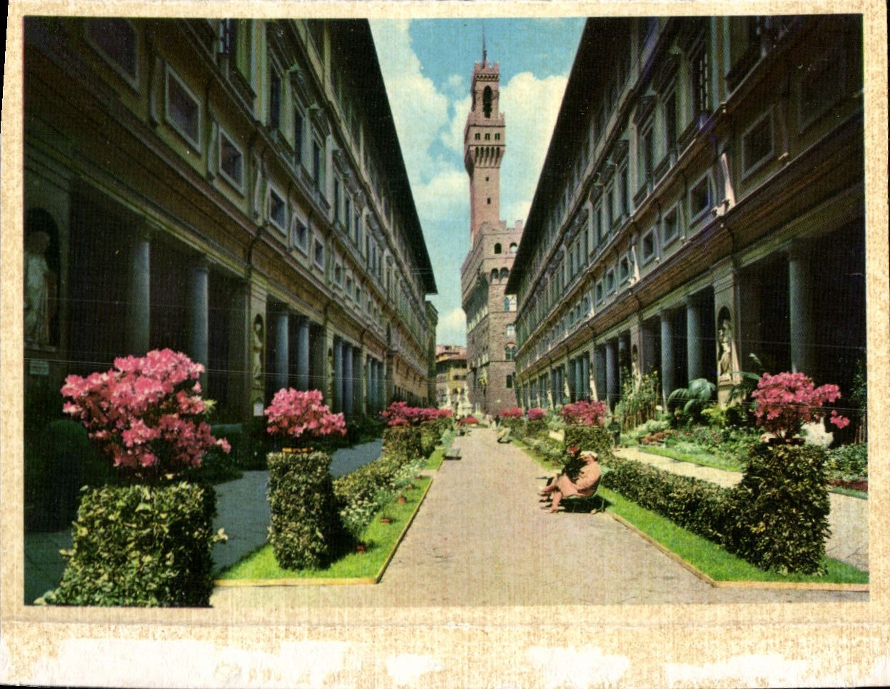 CPM Firenze Piazzale Degli Uffizi Si Trova A Sinistra Uscendo Da Palazzo Vecchio