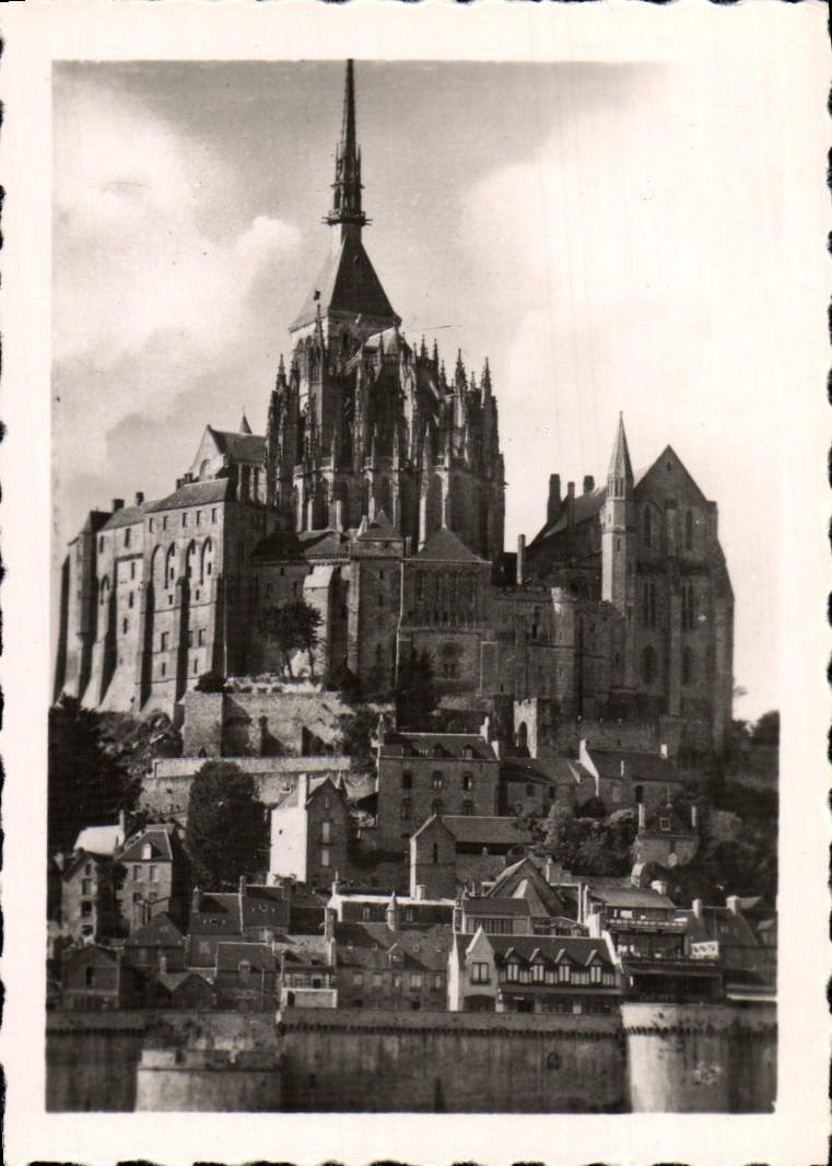 CPM Mont Saint Michel Eglise Abbatiale Et La Merveille