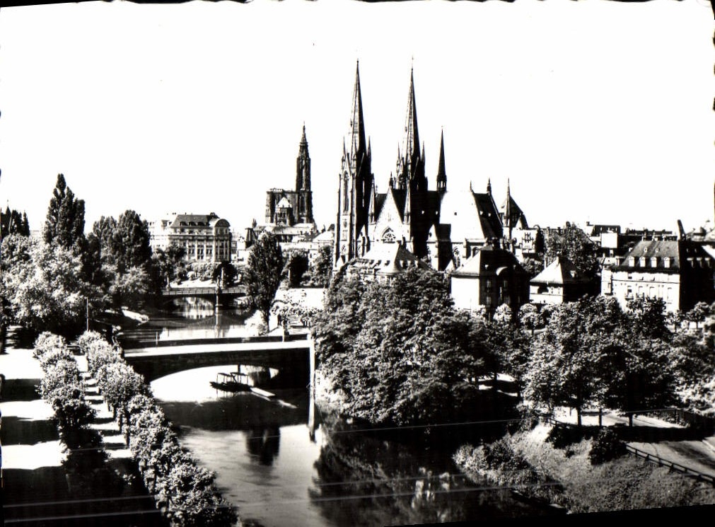 CPM Strasbourg L'Eglise Saint Paul Et La Cathedrale