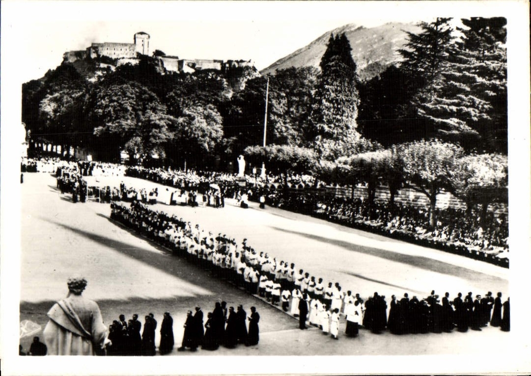 CPM Lourdes La Benediction Des Malades