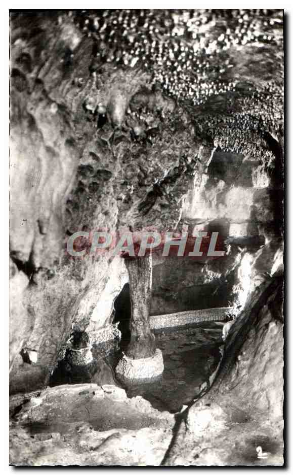 CPM Grottes D'Arcy Sur Cure La Fontaine Ste Marguerite