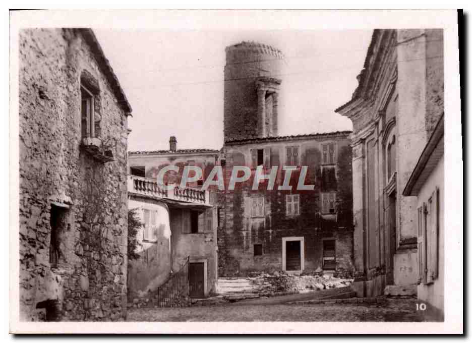Vue d'une rue étroite avec un donjon — CPAPHIL n°10