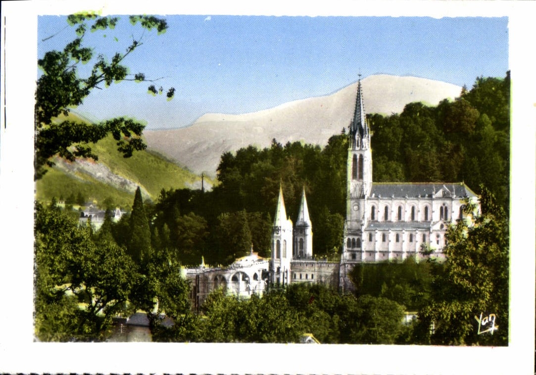 CPM Lourdes La Basilique