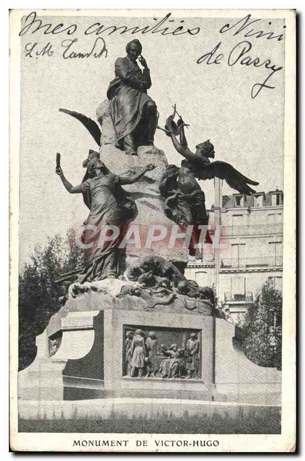 CPA Monument de Victor Hugo Paris 
