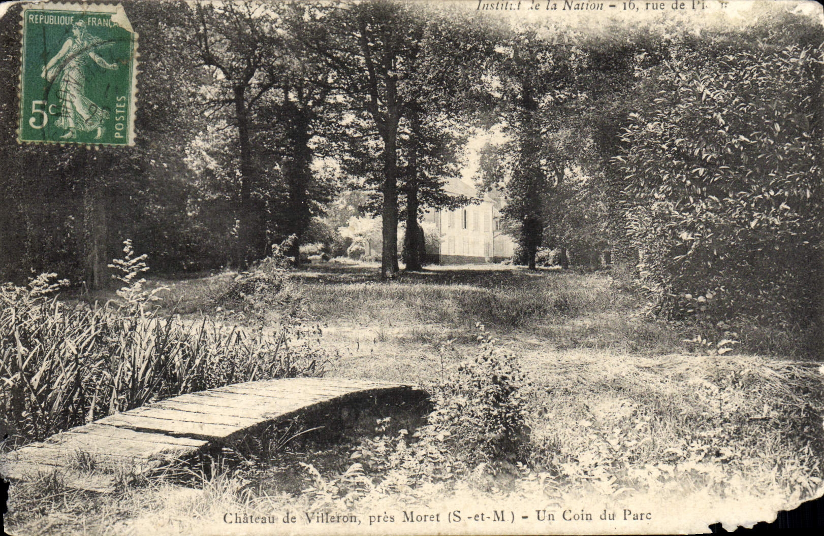 CPA Chateau de Villeron pres Moret Un Coin du Parc