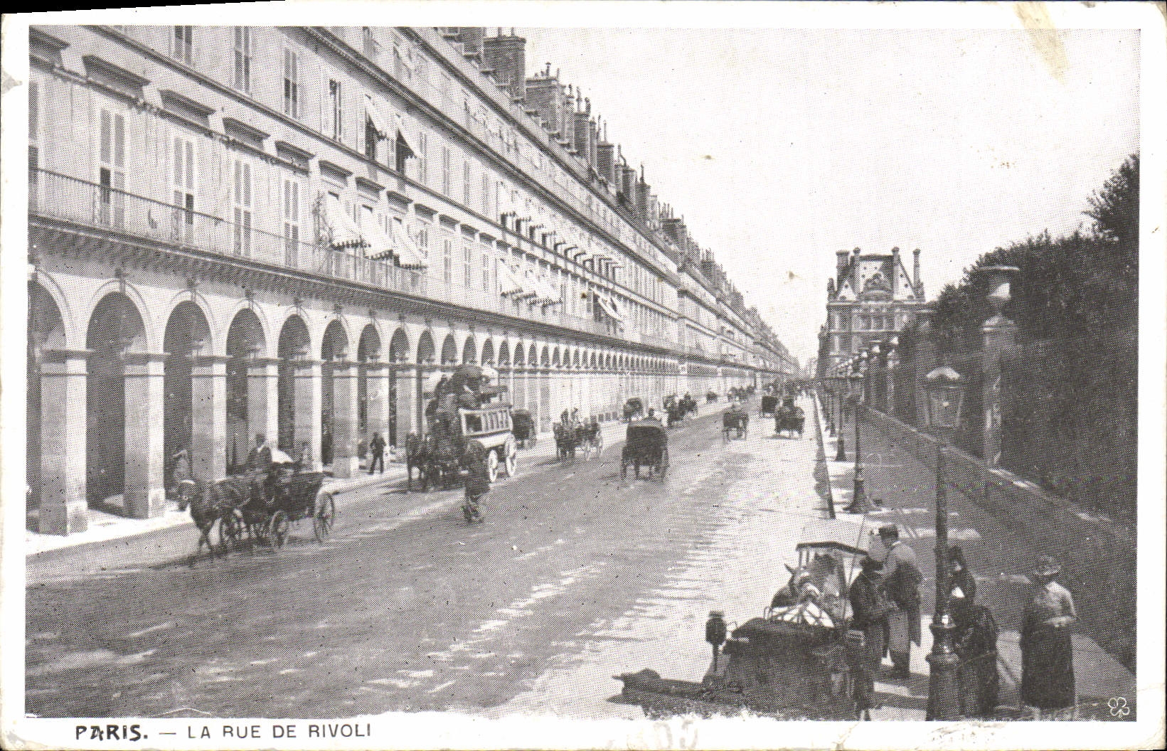 CPA Paris La rue De Rivoli