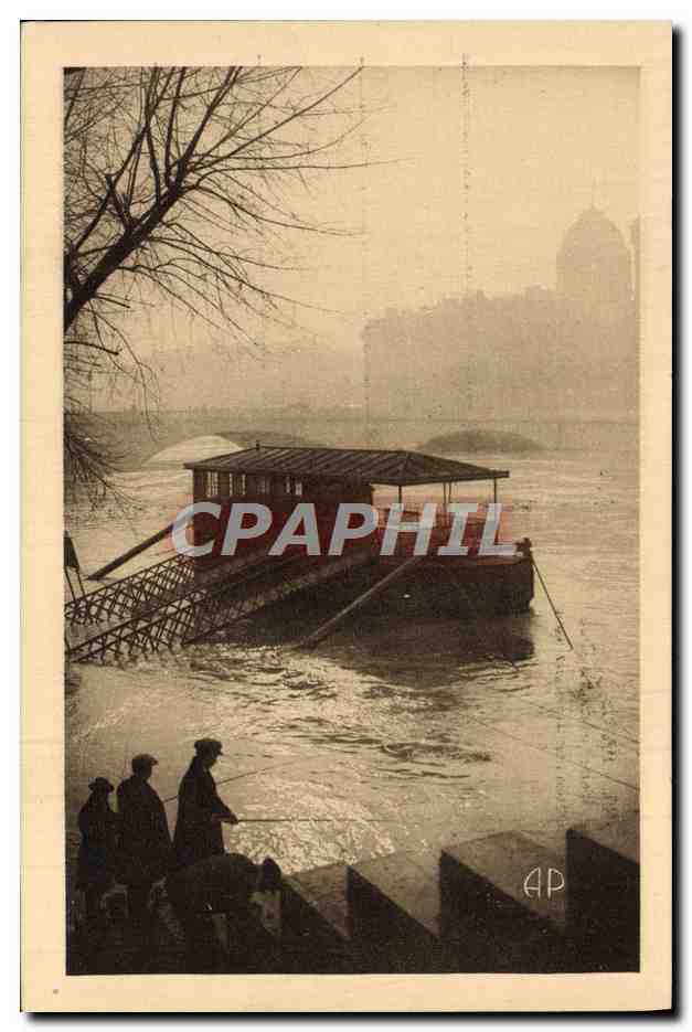 Paris — Vue de la Seine pendant la Crue — Éditeur E. Papeghin, 24, rue des Petites-Écuries, Paris