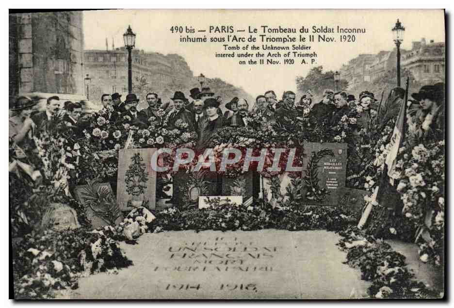 CPA Paris La Dalle Du Soldat Inconnu Inhume Sous l'Arc De Triomphe
