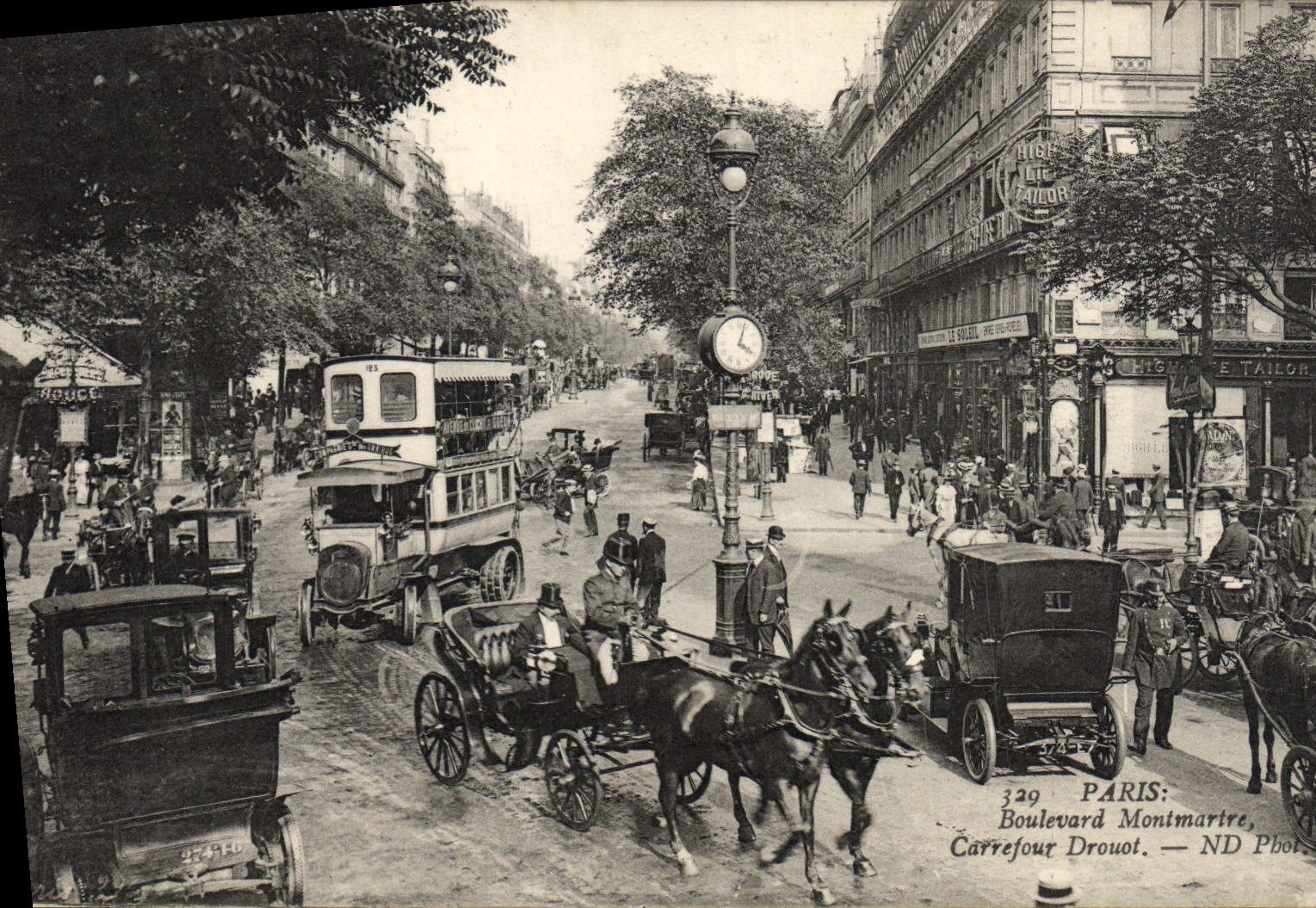 CPA Paris Boulevard Montmartre Carrefour Drouot Autobus