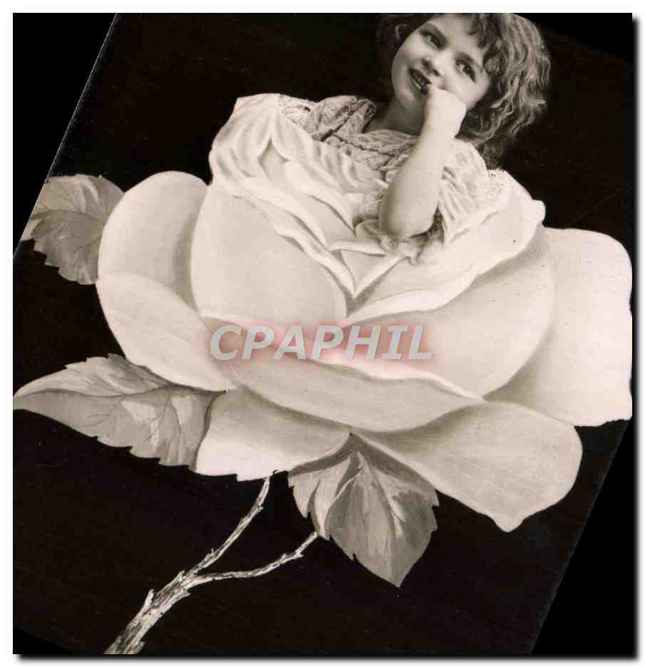 CPA Fantaisie Enfant dans une rose