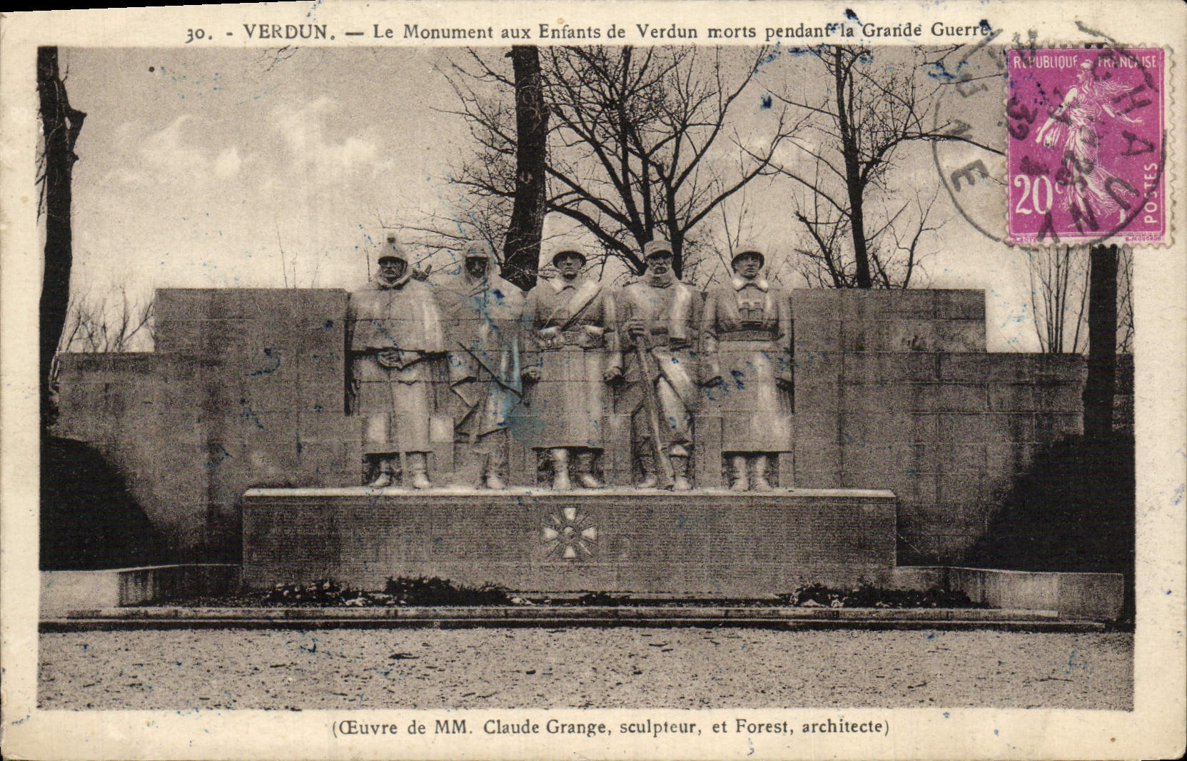 CPA Verdun Le Monument aux Enfants de Verdun Militaria