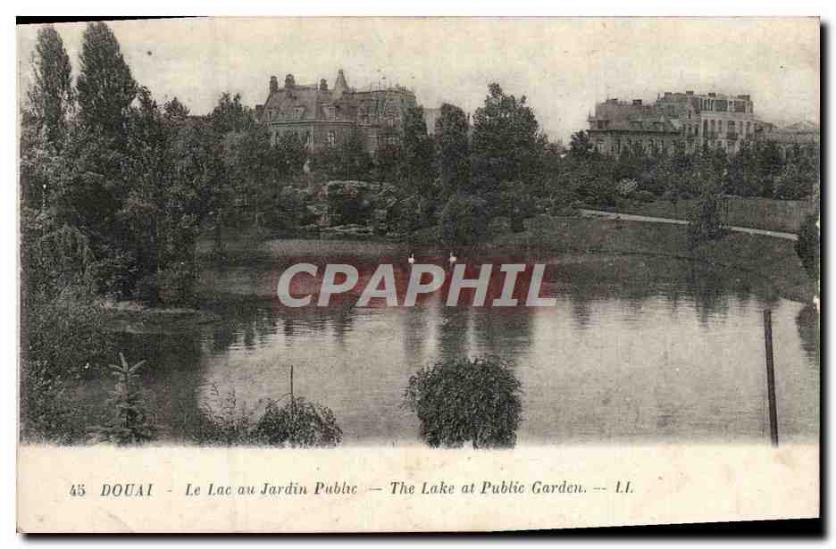 CPA Douai Le Lac au Jardin Public 