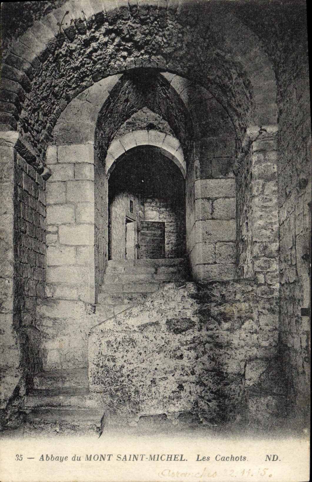 CPA Abbaye Du Mont Saint Michel Les Cachots