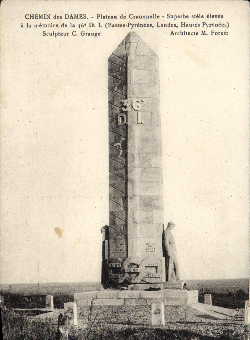 CPA Chemin des Dames Plateau de Craonnelle Superbe Stele elevee a la memoire de la 36eme DI Militaria 