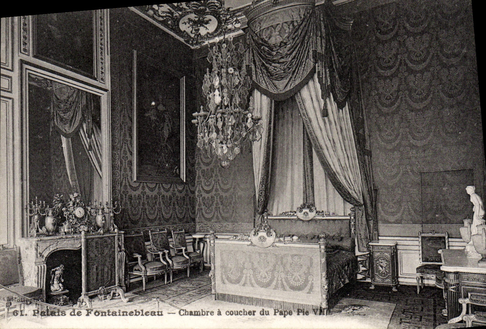 Palais de Fontainebleau — Chambre à coucher du Pape Pie VIII — n°61