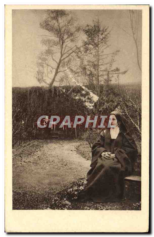 CPA Ste Therese De l'enfant Jesus Assise Dans Le Jardin Du Canal