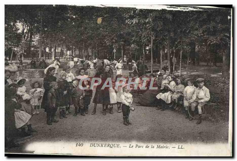 CPA Dunkerque Le Parc De La Mairie Enfants