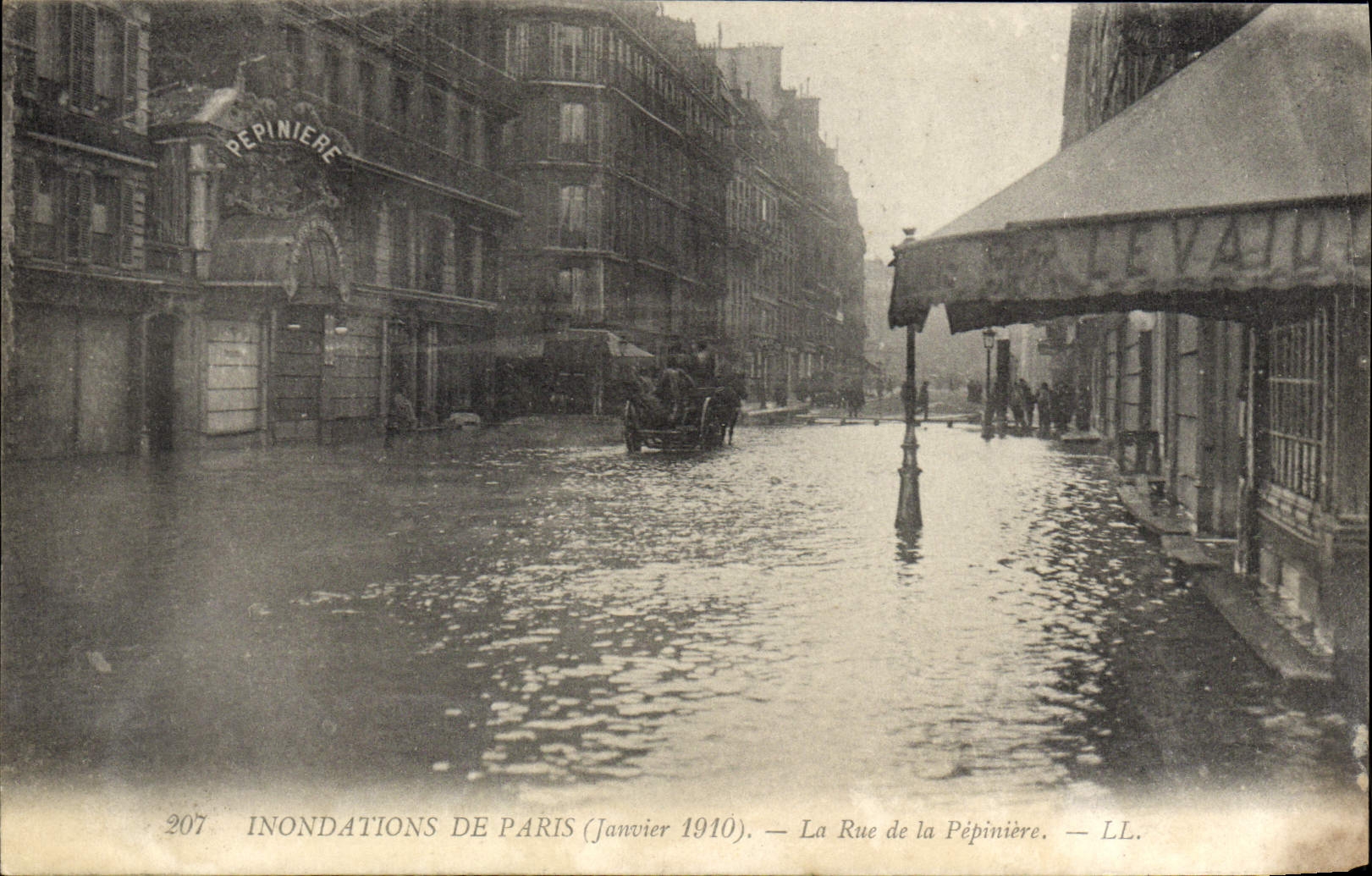 Inondations de Paris (Janvier 1910) — La Rue de la Pépinière — LL.